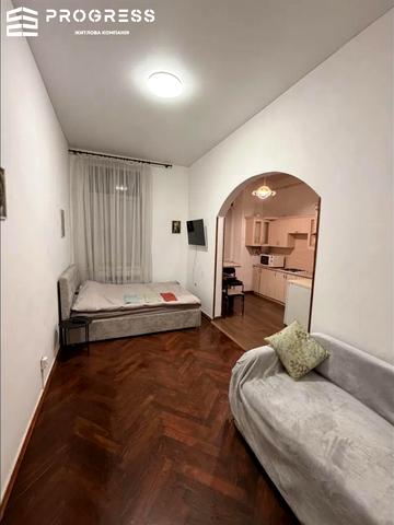 Залізнична вул., 47