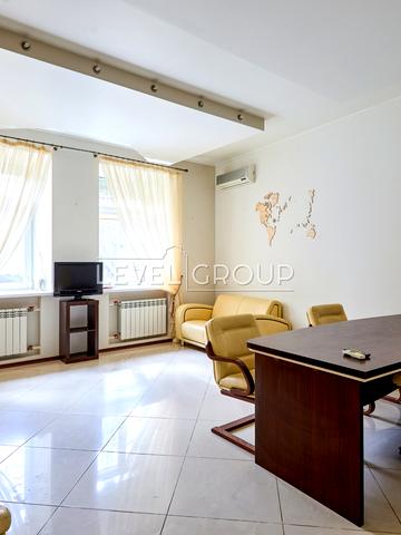 Шовковична вул., 18-Б