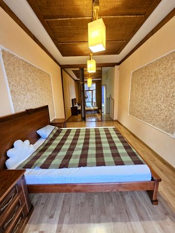 Дмитра Донцова вул., 11