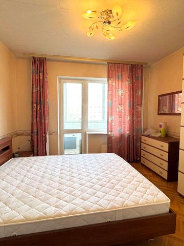 Ревуцького вул., 13