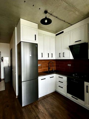 Юнацька вул., 1