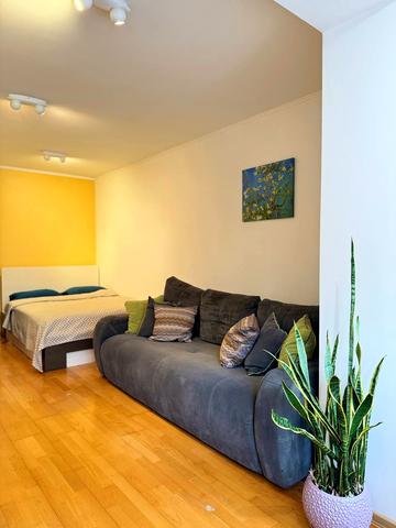 Тернопільська вул., 10