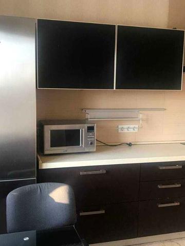 Машинобудівна вул., 21