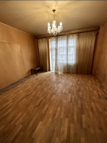 Юри Зойфера вул. (Анрі Барбюса), 7