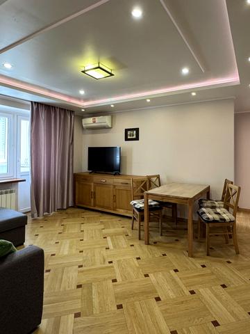 Велика Васильківська вул. (Червоноармійська), 45/17