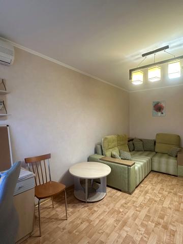 Володимира Івасюка просп. (Героїв Сталінграду), 25