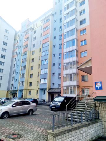 Тролейбусна вул., 32