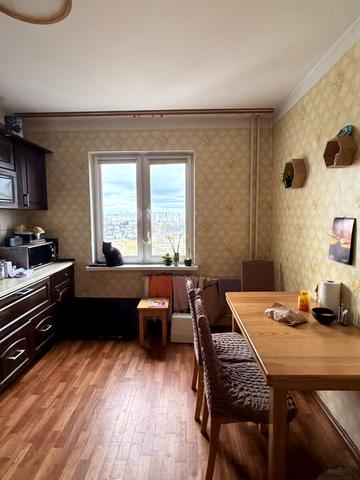 Бакинська вул., 37-Г