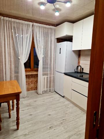 Михайла Грушевського вул., 50а