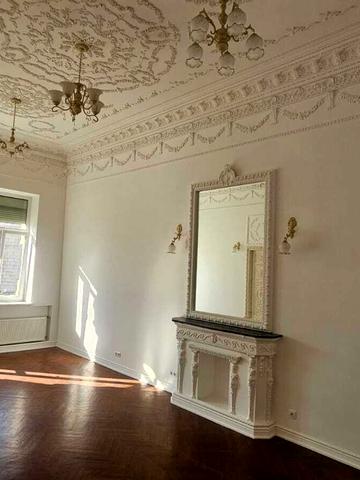 Євгена Чикаленка вул. (Пушкінська), 1-3/5