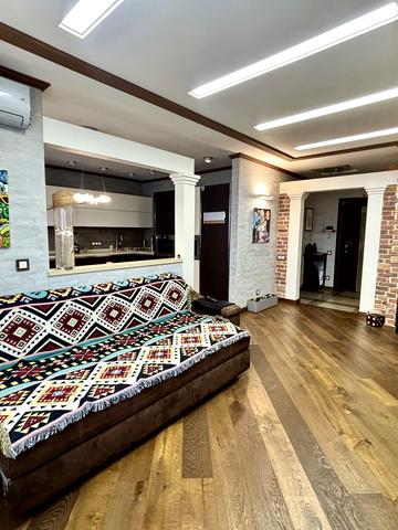 Миколи Бажана просп., 8-Б