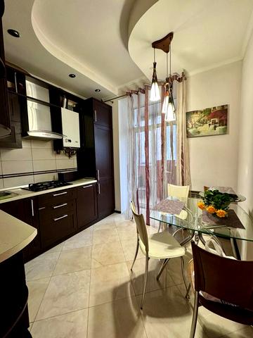 Адміральська вул., 29