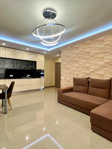 Михайла Грушевського вул. (Карла Лібкнехта), 85