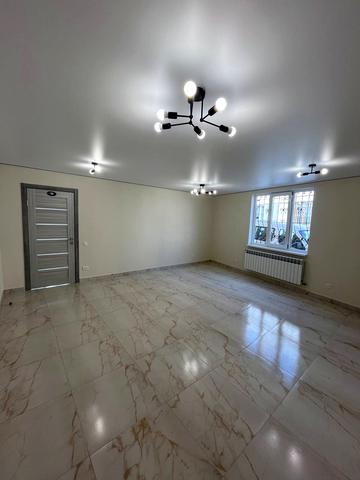 Володимира Івасюка вул., 1