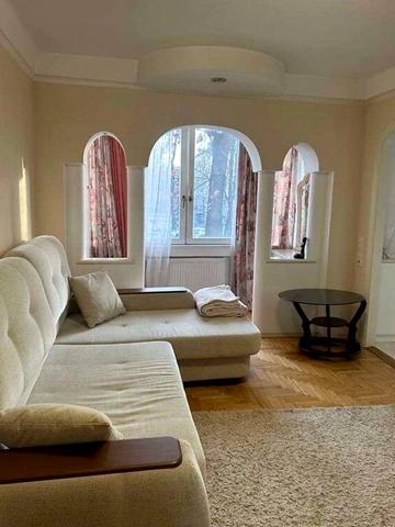 Дегтярівська вул., 10