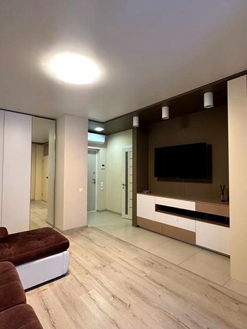 Мирна вул., (Будинок 1)