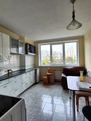 Оноре де Бальзака вул., 44