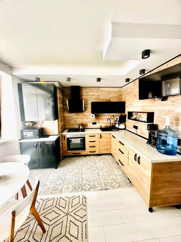 Анатолія Бортняка вул., 5