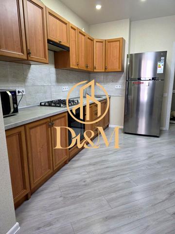 Героїв Небесної Сотні просп., 32/1