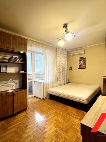 Анни Ахматової вул., 3-А