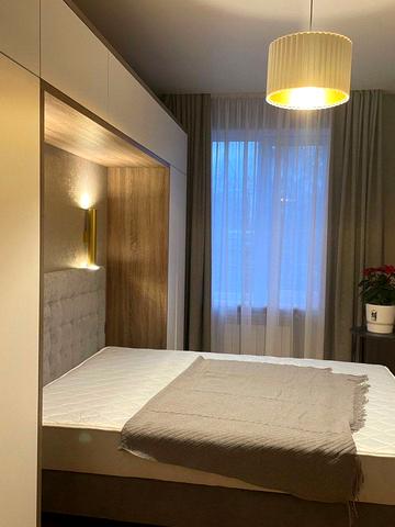 Костомарівська вул., 4