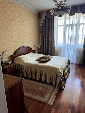 Почайнинська вул., 23