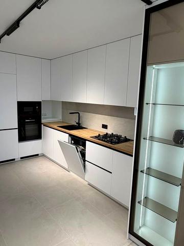 Карла Мікльоша вул., 19