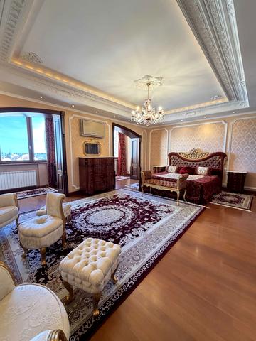 Володимира Івасюка просп. (Героїв Сталінграду), 4