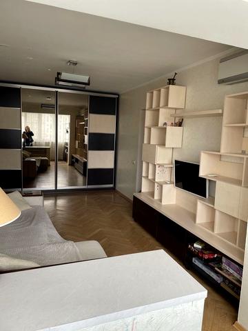 Йорданська вул. (Лайоша Гавро), 16