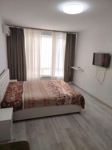 Амвросія Бучми бульв., 8