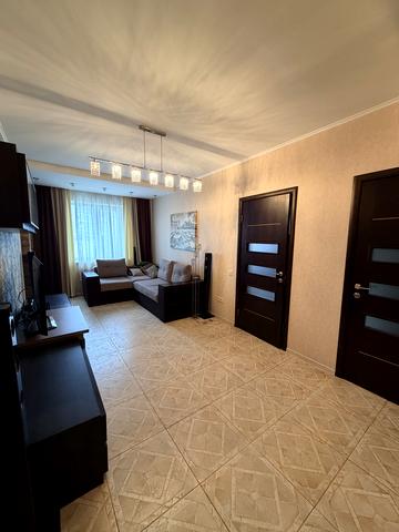 Незалежності бульв. (50 років Жовтня), 14/1