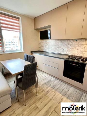 Академіка Сахарова вул., 9