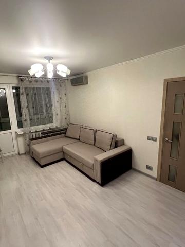 Сімї Глодан вул., 19