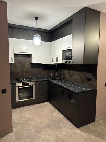 Героїв Майдану вул., (Будинок 6)