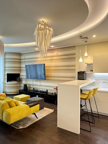 Раїси Окіпної вул., 18