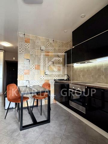 Валерія Лобановського вул., 31