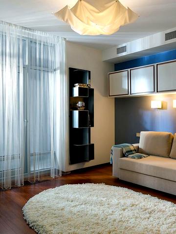 Раїси Окіпної вул., 18