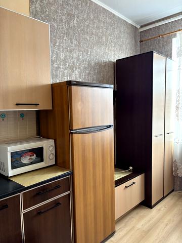 Добровольців вул., 5