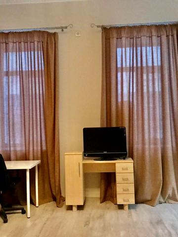 Лазаря Глоби вул. (Андрія Фабра), 4