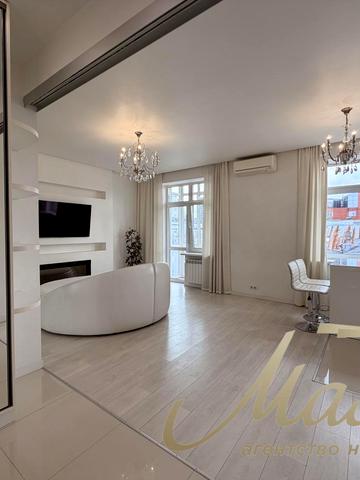 Велика Васильківська вул. (Червоноармійська), 58