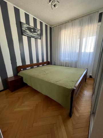 Ревуцького вул., 10/2