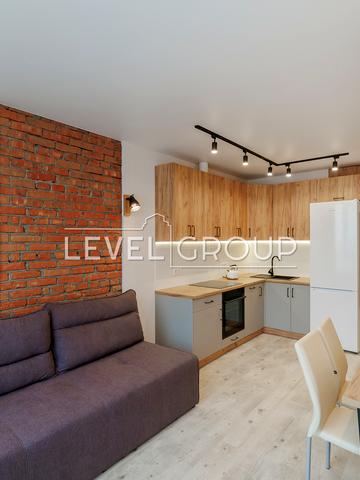 Віктора Некрасова вул. (Північно-Сирецька), 8