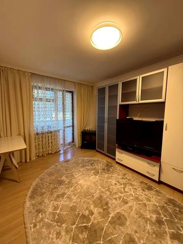 Василя Симоненка вул. (), 10