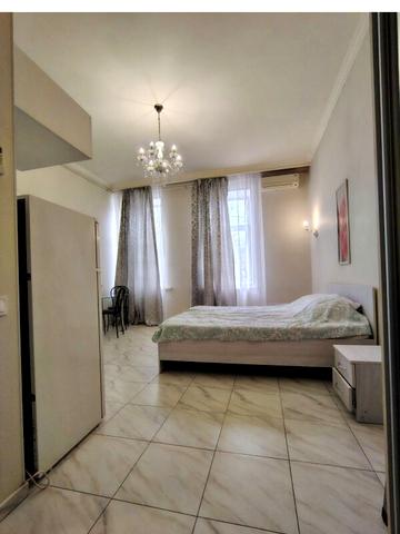 Старосінна вул., 15