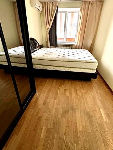 Кавказька вул., 12