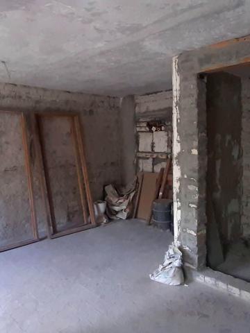 Центральна вул., 8