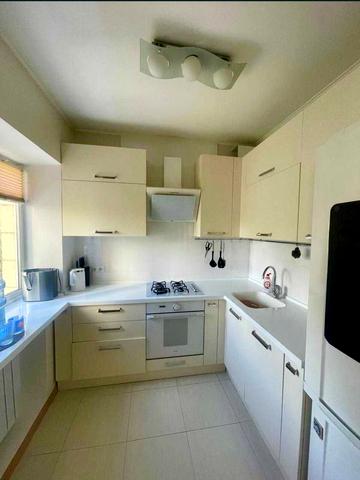 Лесі Українки бульв., 16