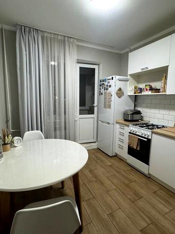 Володимира Івасюка просп. (Героїв Сталінграду), 61