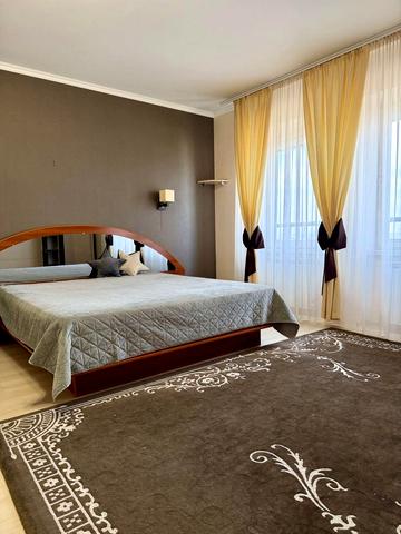 Науки просп., 80-А/73