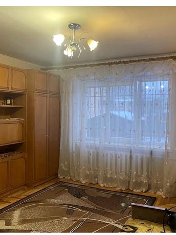 Симона Петлюри вул. (), 2